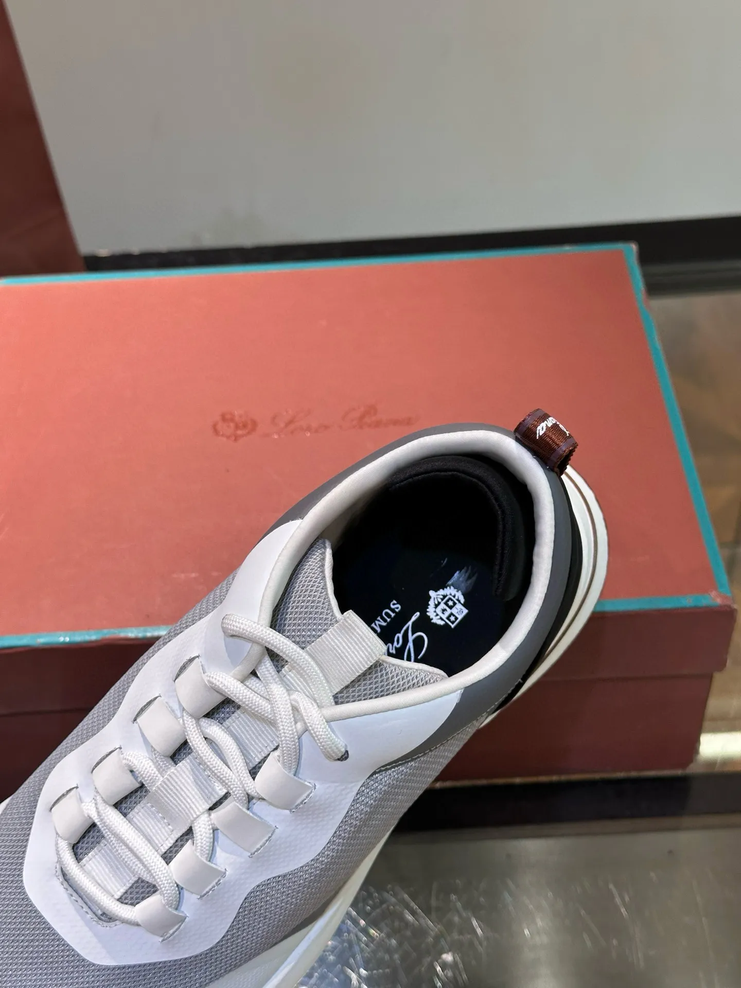 Factory price: 540💰Loro men's shoes💰iana niche Loro classic jogging shoes, men's lace-up casual shoes and sneakers, high-quality lightweight and comfortable fabrics, suitable for outdoor leisure, the color scheme is young and energetic, and it looks great with sportswear or casual suits! Size: 39-45 (38, 46 customized)